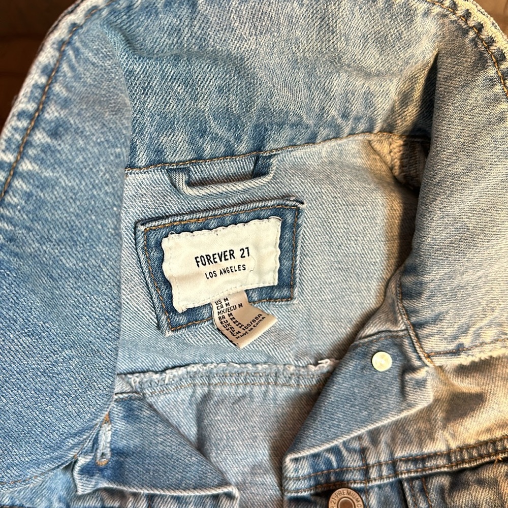 Washed denim jacket medium - Picture 2 of 4